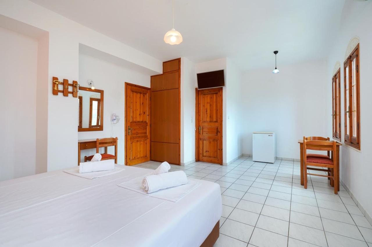 Komninos Rooms Panagia  Zewnętrze zdjęcie